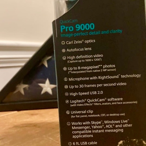 Logitech QuickCam Pro 9000 webcam with Carl Zeiss Optics - Picture 2 of 5